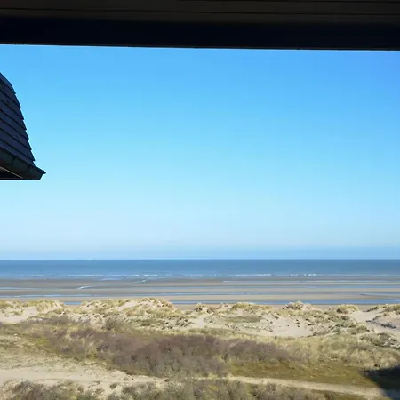 Lejlighed In With Sea View, Cleaning Included *