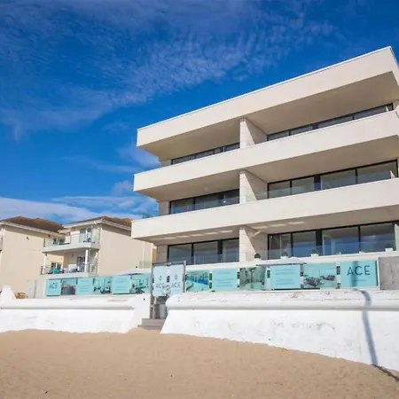 شقة In With Sea View, Cleaning Included